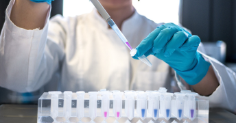 Teachertastic - Expertise - Scientist doing an experiment